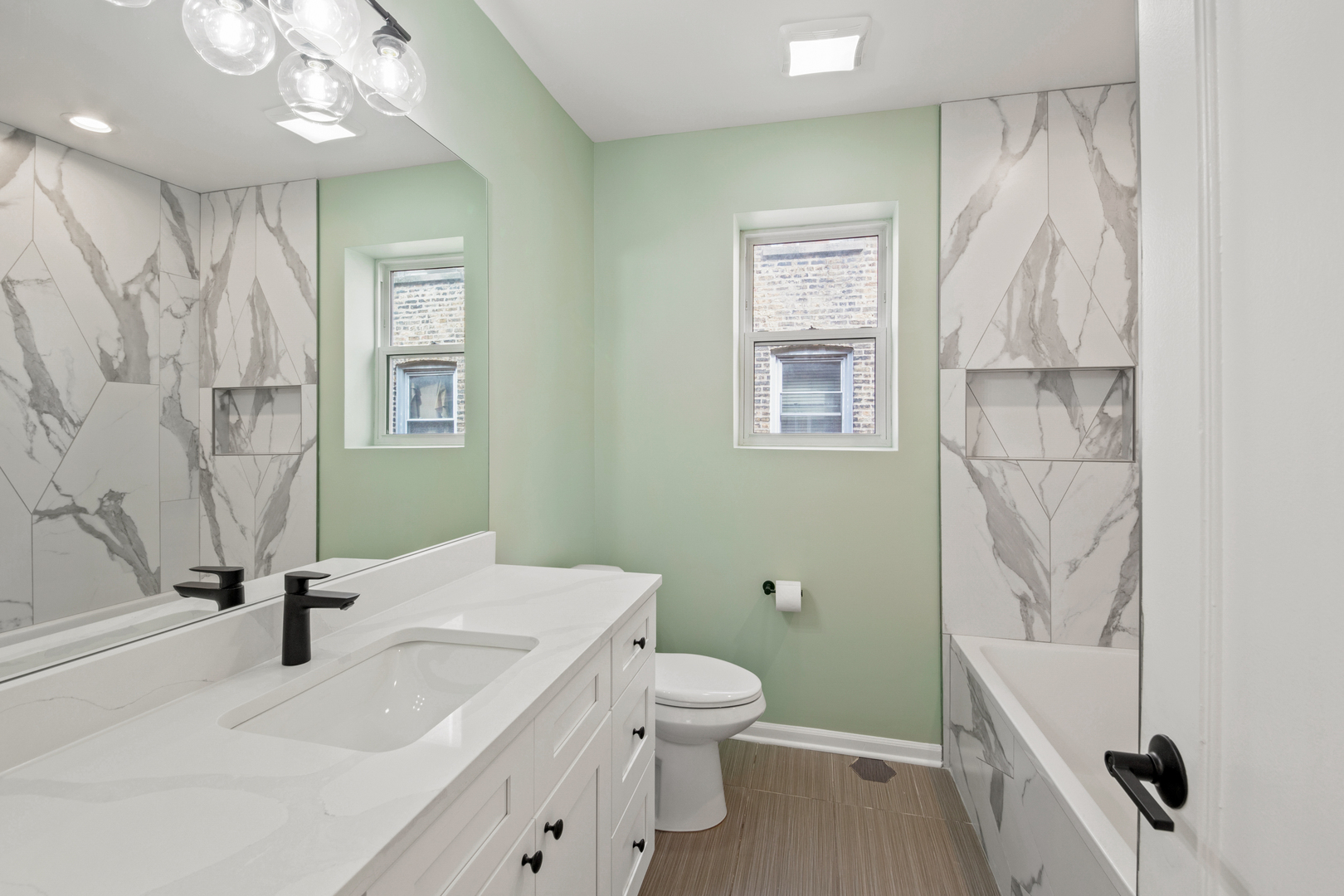4834 N Springfield Avenue Unit: 2