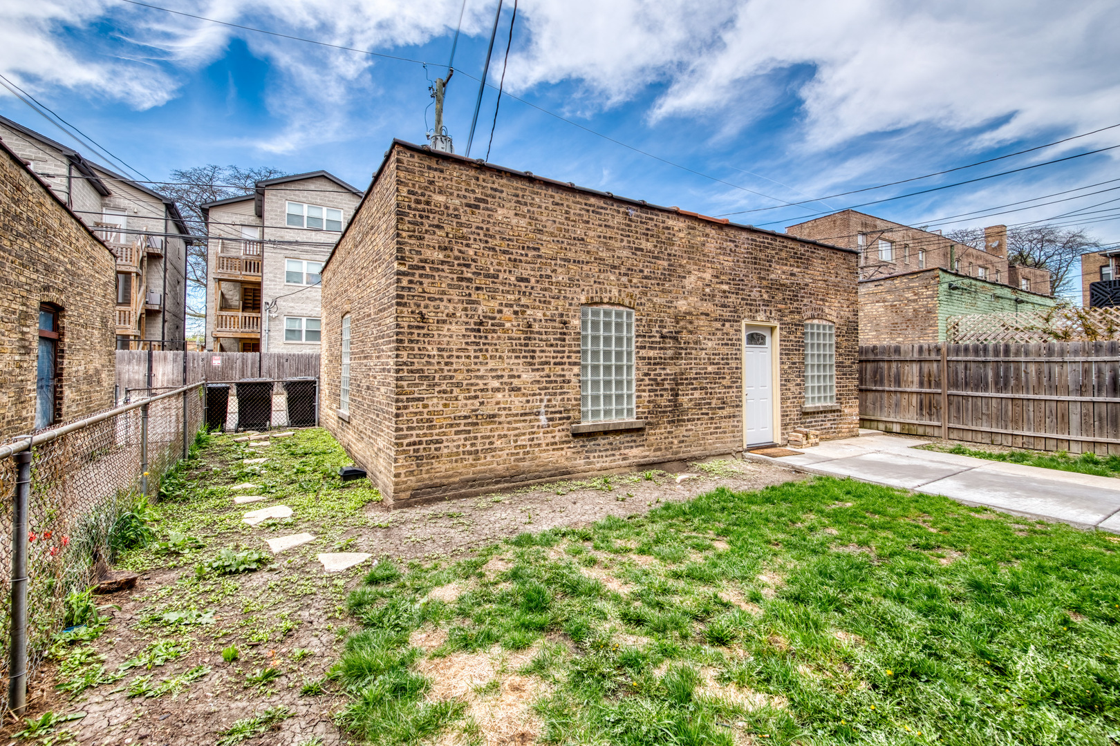 4834 N Springfield Avenue Unit: 2