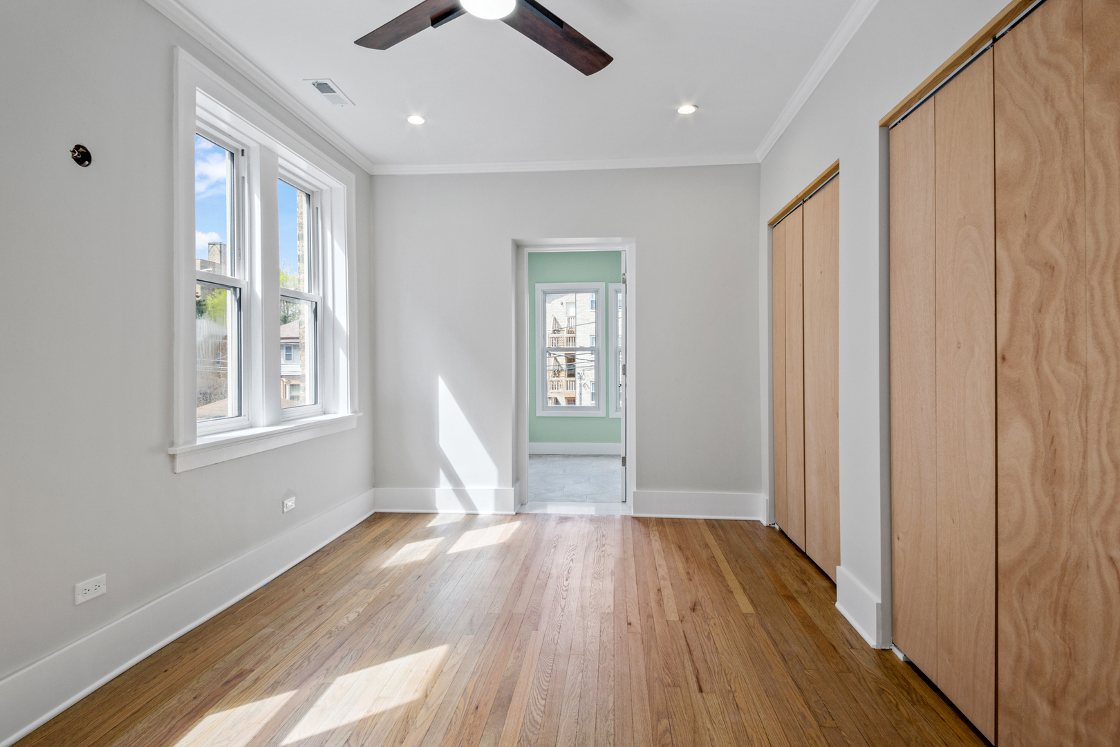 4834 N Springfield Avenue Unit: 2
