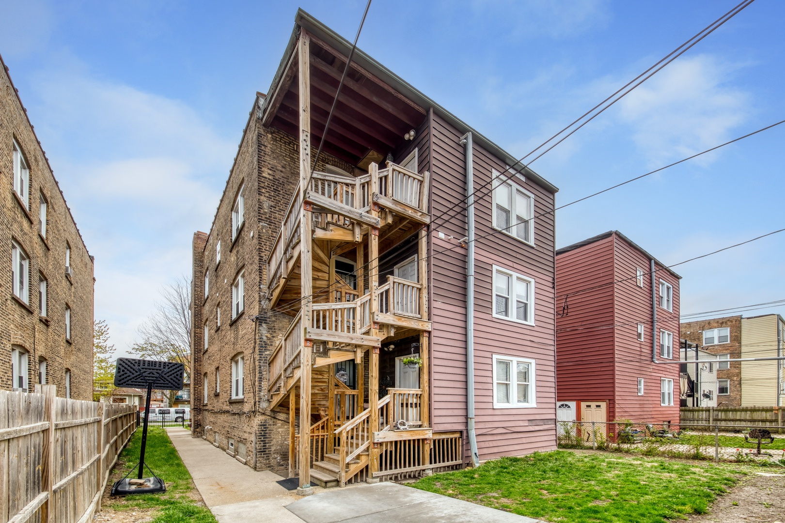 4834 N Springfield Avenue Unit: 2