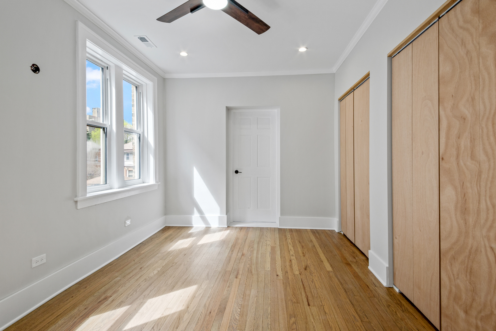 4834 N Springfield Avenue Unit: 2