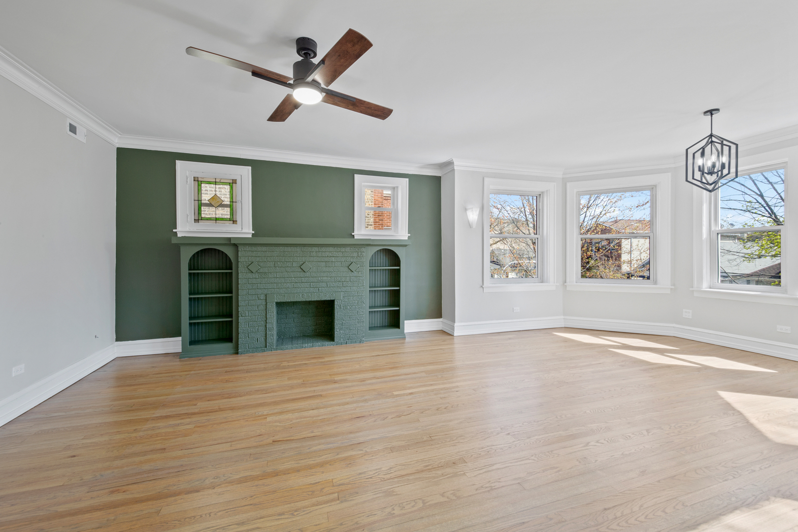 4834 N Springfield Avenue Unit: 2
