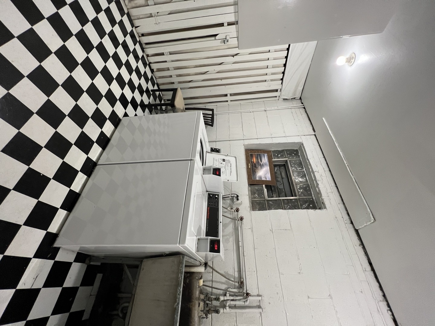 516 W Melrose Street Unit: 305