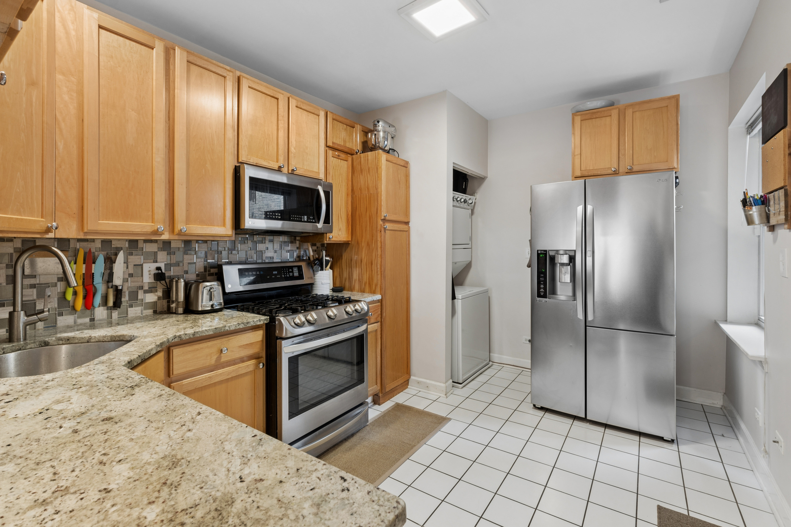 4455 N Rockwell Street Unit: 2