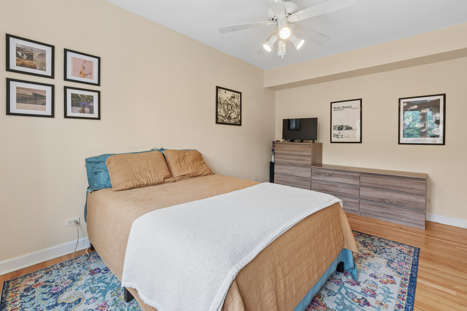 4455 N Rockwell Street Unit: 2