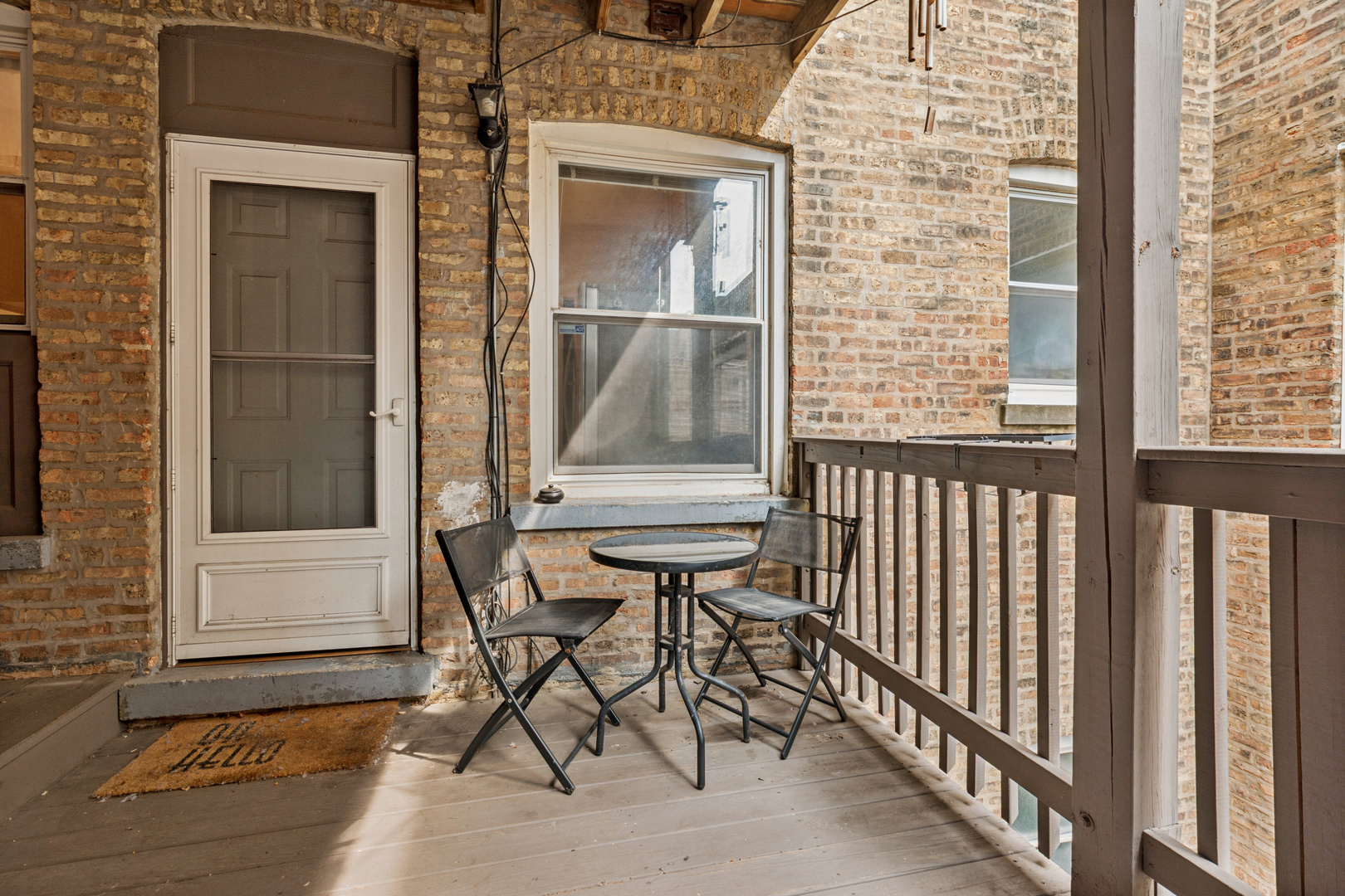 4455 N Rockwell Street Unit: 2