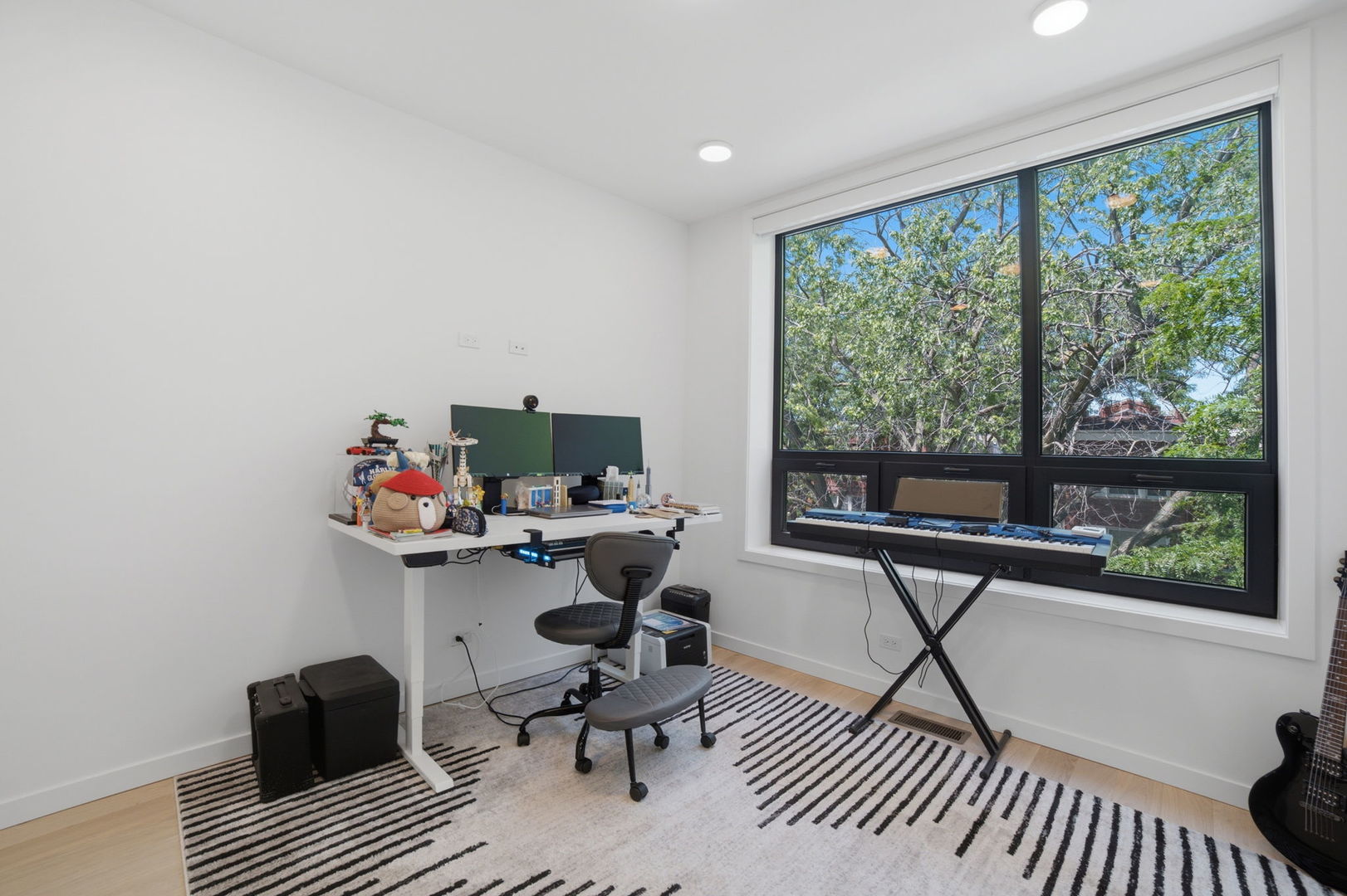 5039 N Winthrop Avenue Unit: 2F