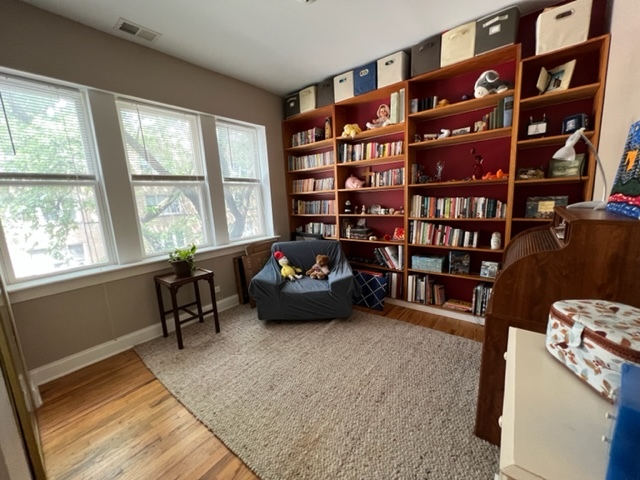4855 N Springfield Avenue Unit: 2