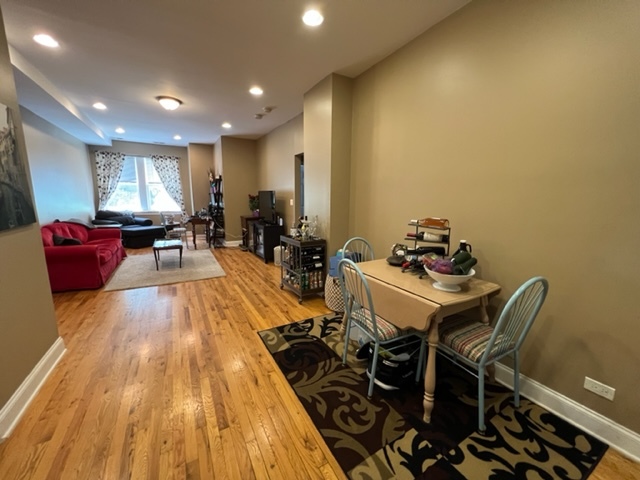 4855 N Springfield Avenue Unit: 2