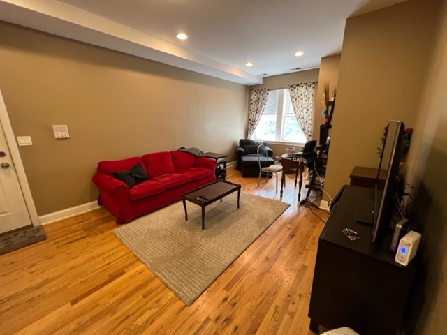 4855 N Springfield Avenue Unit: 2