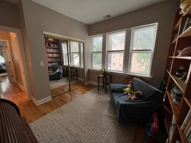 4855 N Springfield Avenue Unit: 2