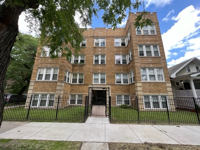 4855 N Springfield Avenue Unit: 2