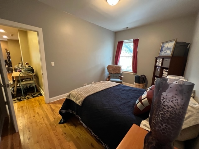 4855 N Springfield Avenue Unit: 2
