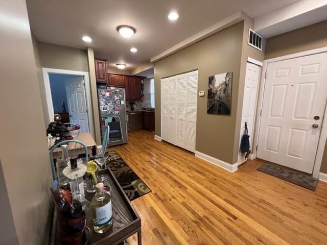 4855 N Springfield Avenue Unit: 2