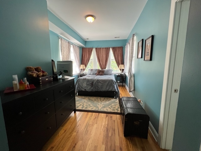 4855 N Springfield Avenue Unit: 2