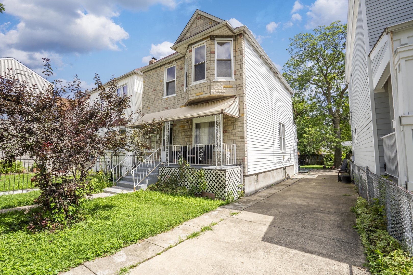 2747 N Saint Louis Avenue