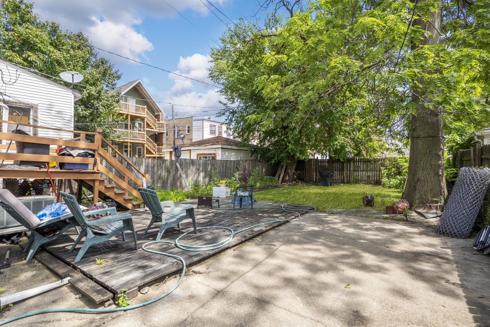 2747 N Saint Louis Avenue