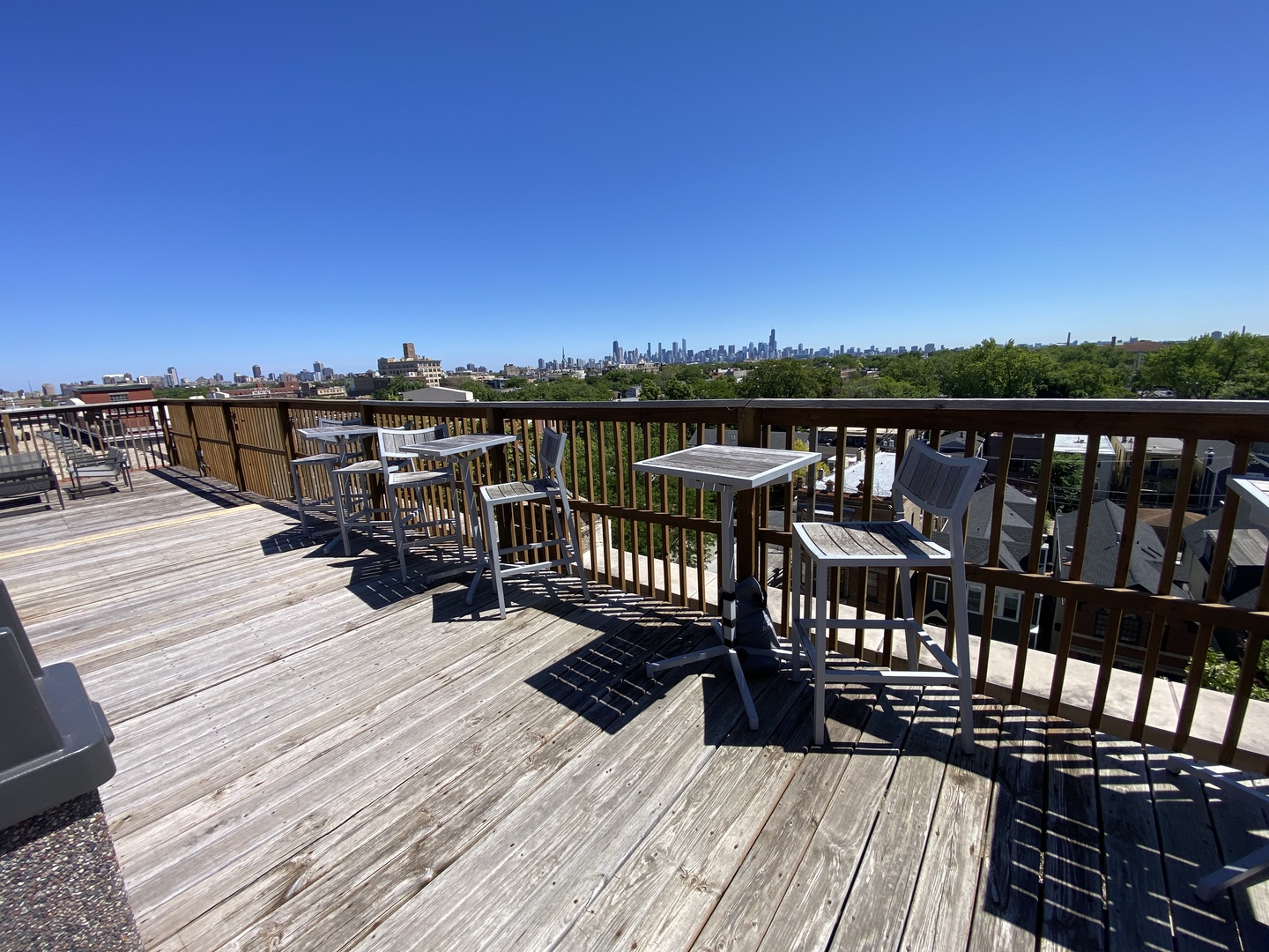 1800 W Roscoe Street Unit: 521