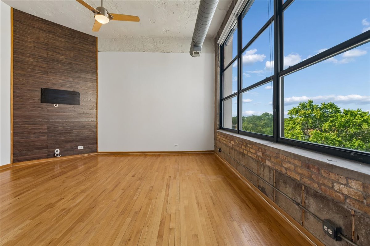1800 W Roscoe Street Unit: 521