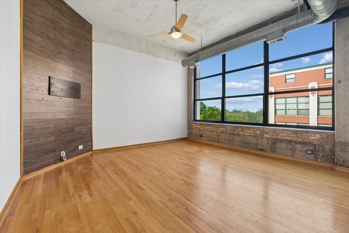 1800 W Roscoe Street Unit: 521