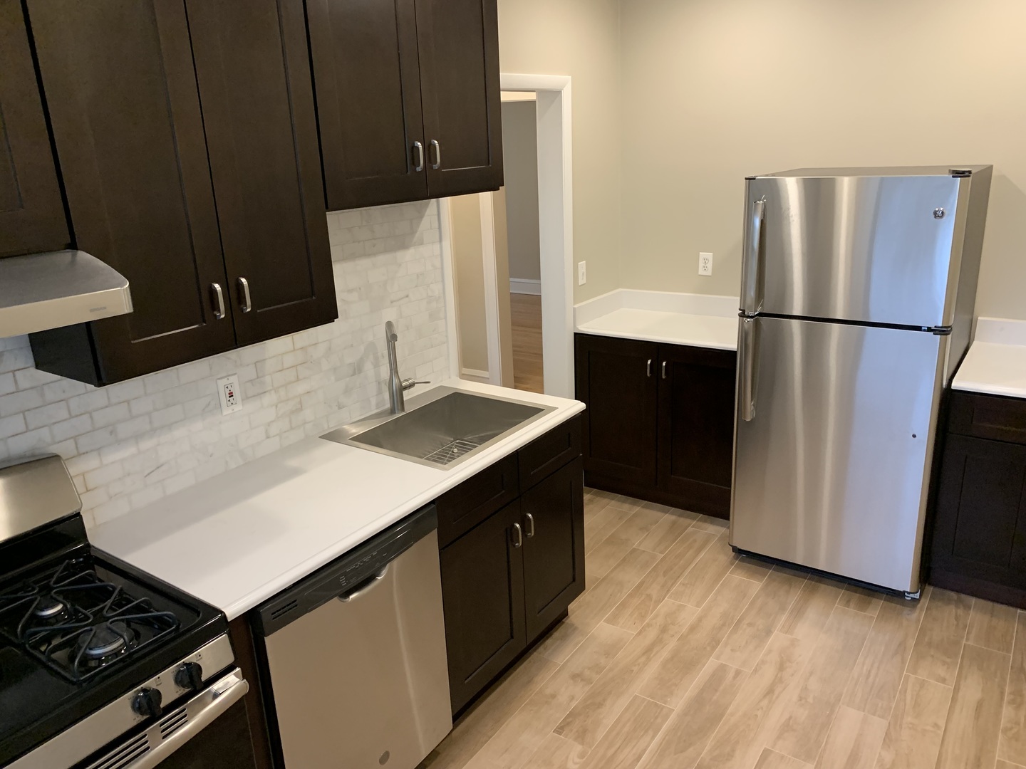 2046 W Farragut Avenue Unit: 1