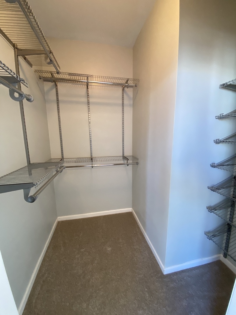 3224 N Kilbourn Avenue Unit: 11