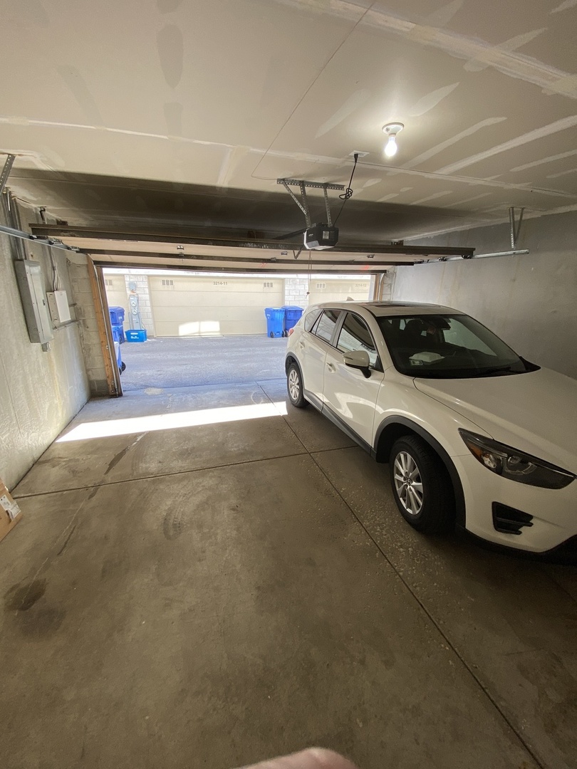 3224 N Kilbourn Avenue Unit: 11