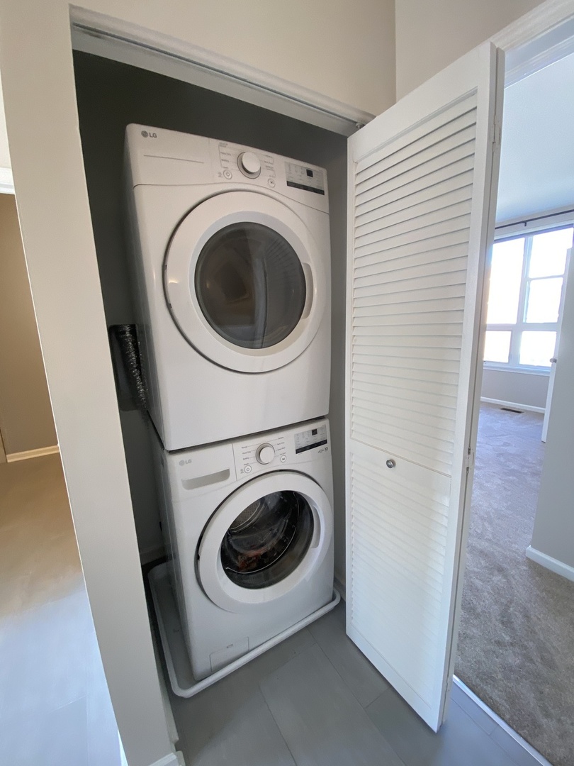 3224 N Kilbourn Avenue Unit: 11