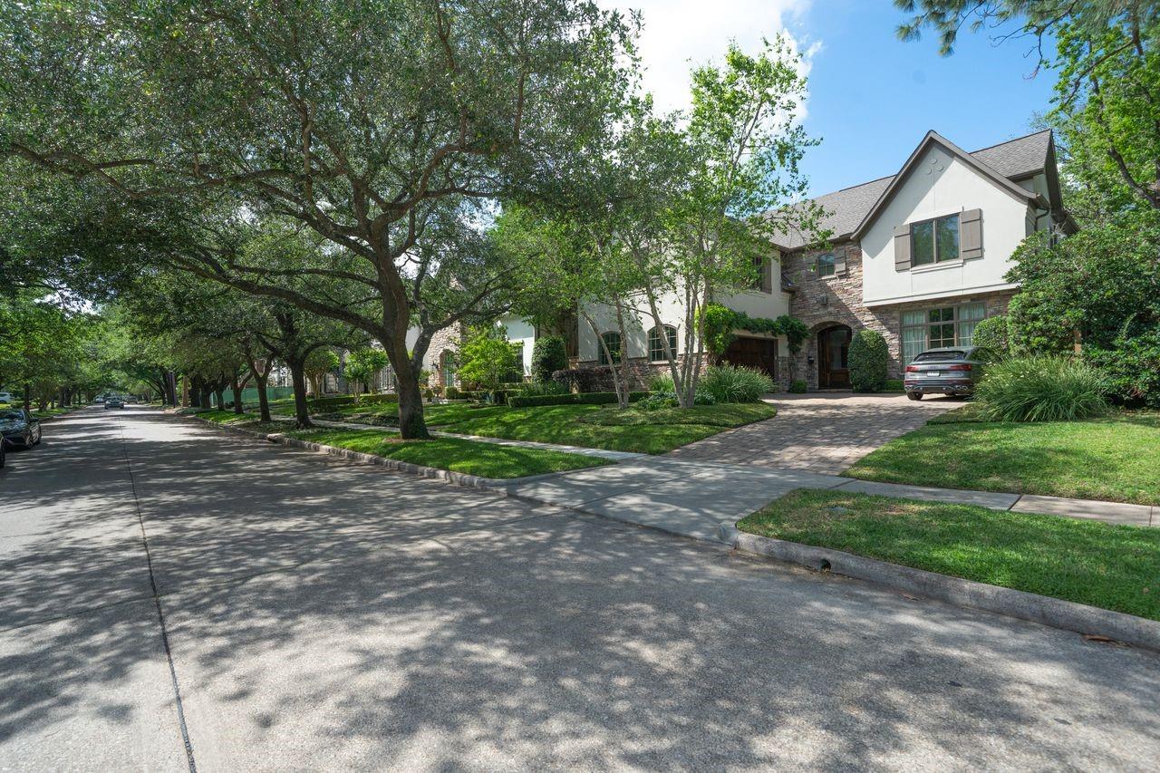 3702 Sunset Boulevard