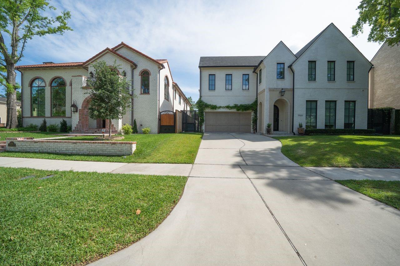 3702 Sunset Boulevard