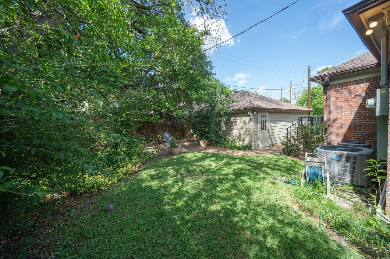 3702 Sunset Boulevard