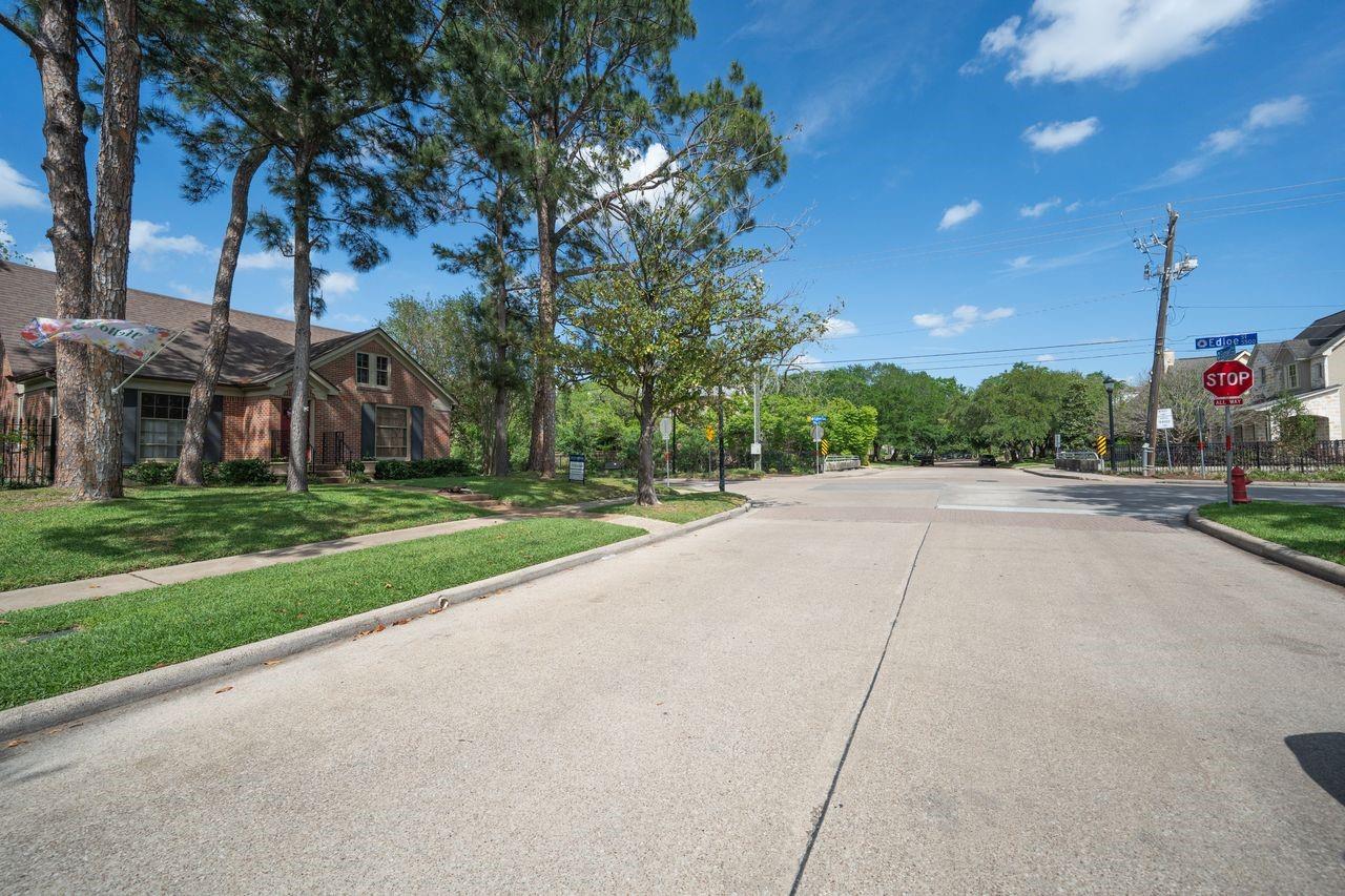 3702 Sunset Boulevard