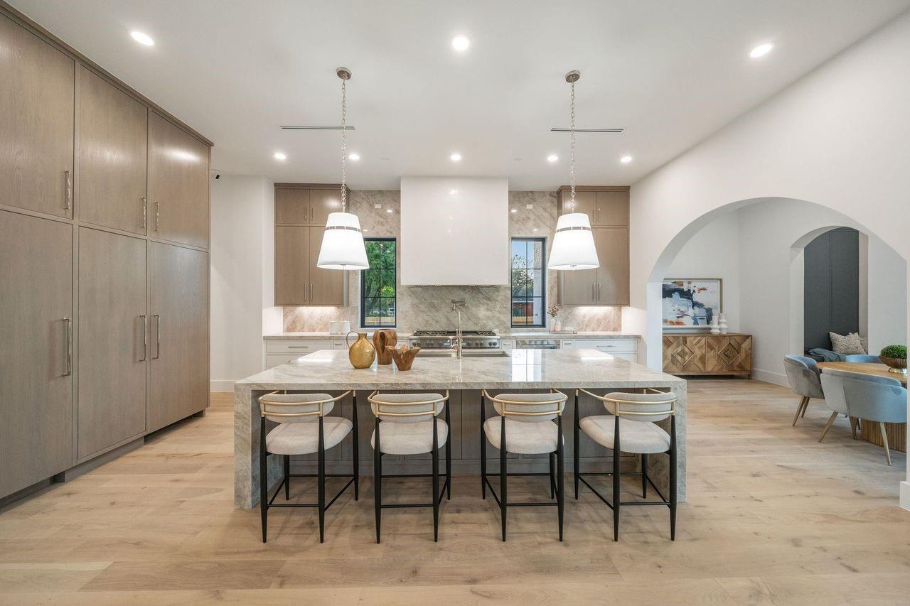 2538 Addison Road