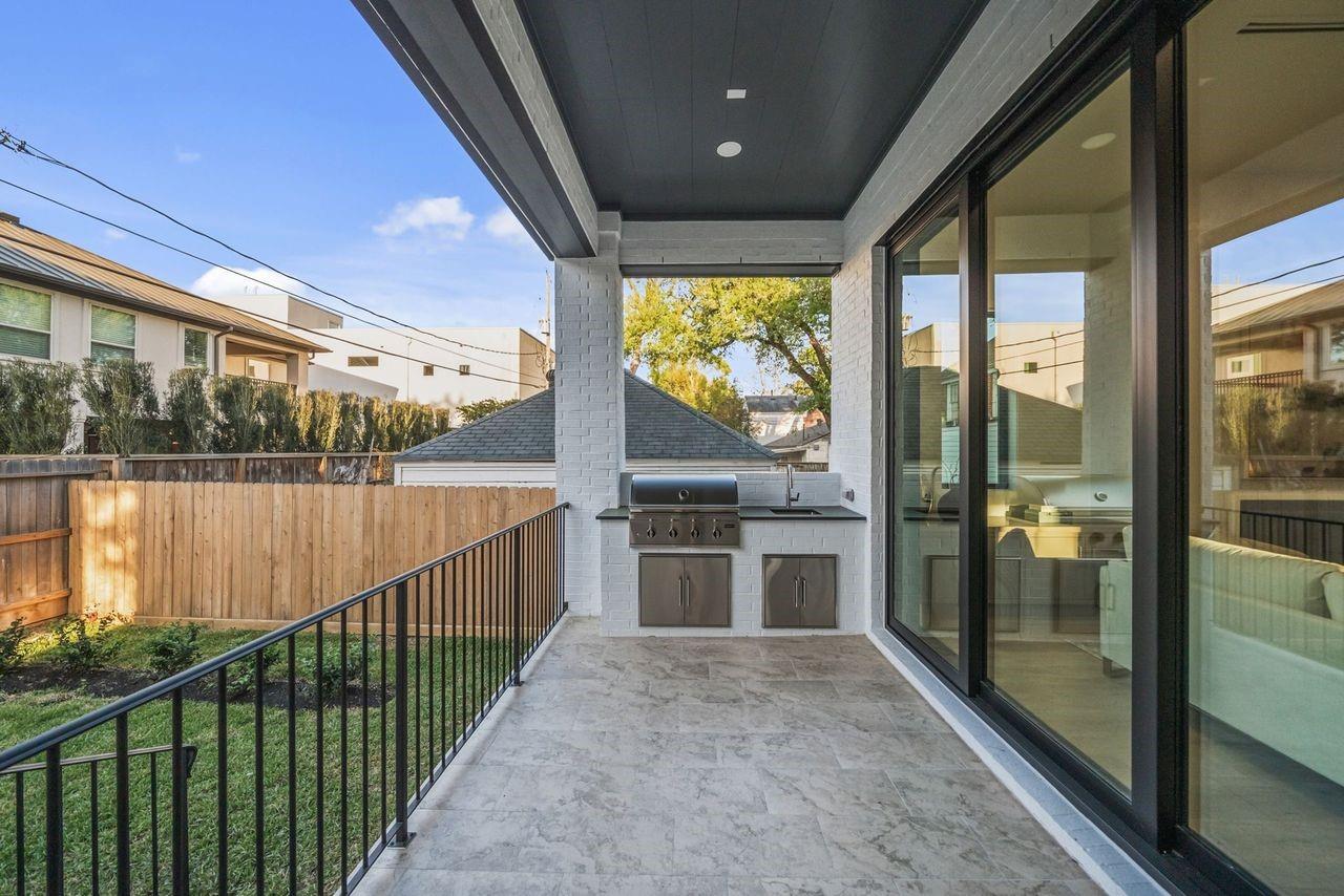 2538 Addison Road