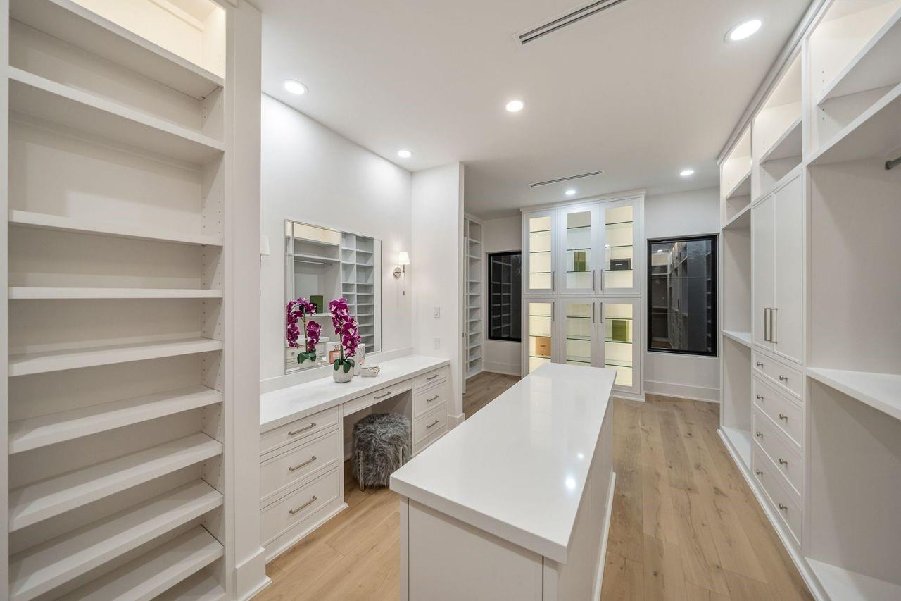 2538 Addison Road