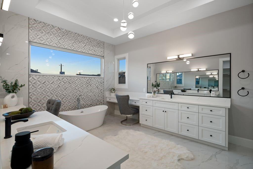 2046 Macarthur Street