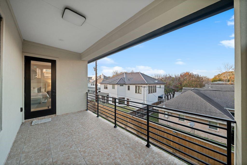 2046 Macarthur Street