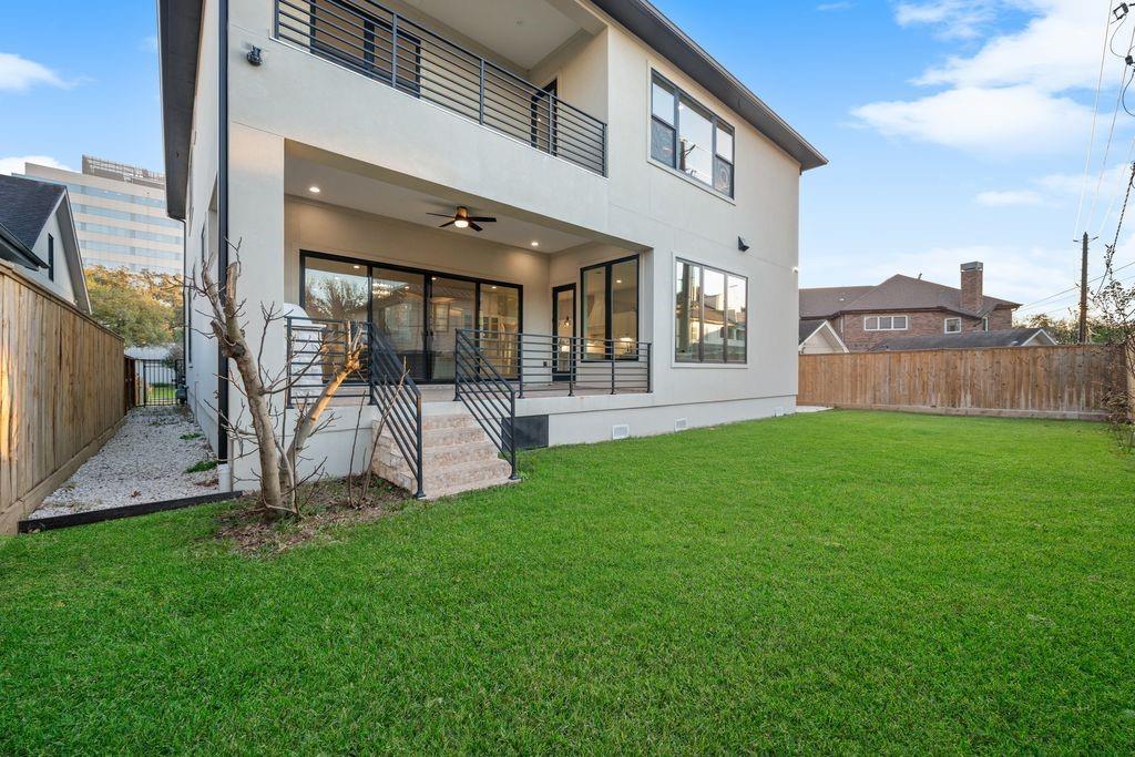 2046 Macarthur Street