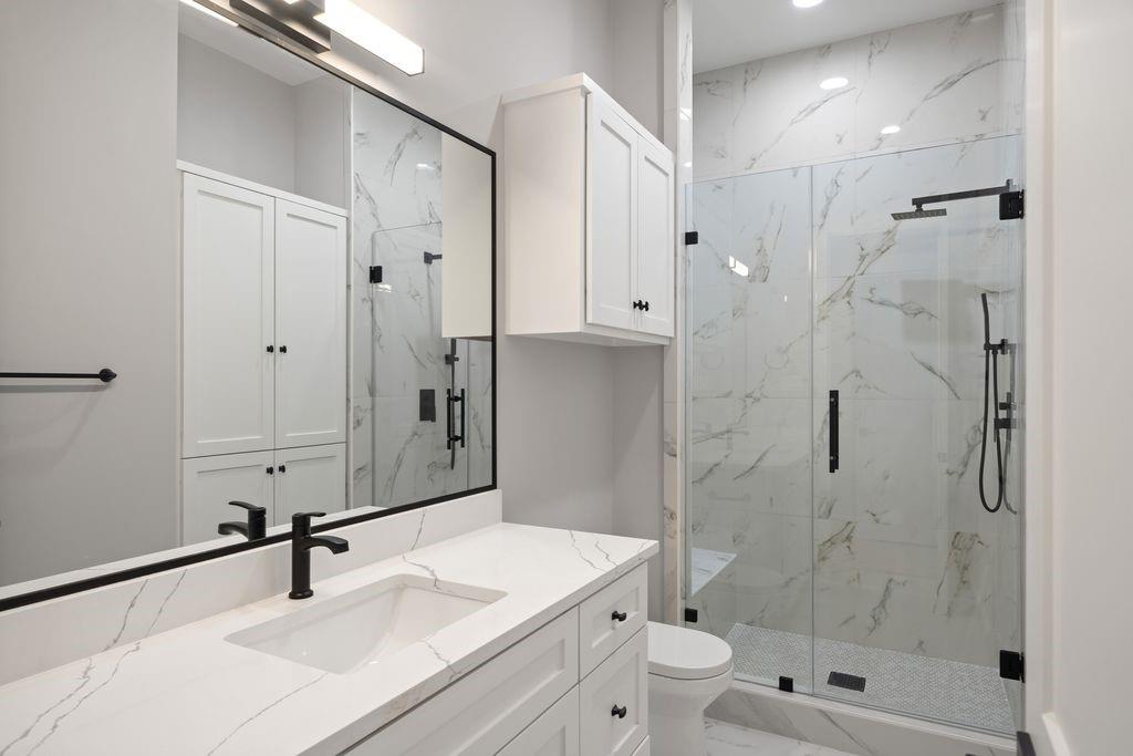 2046 Macarthur Street