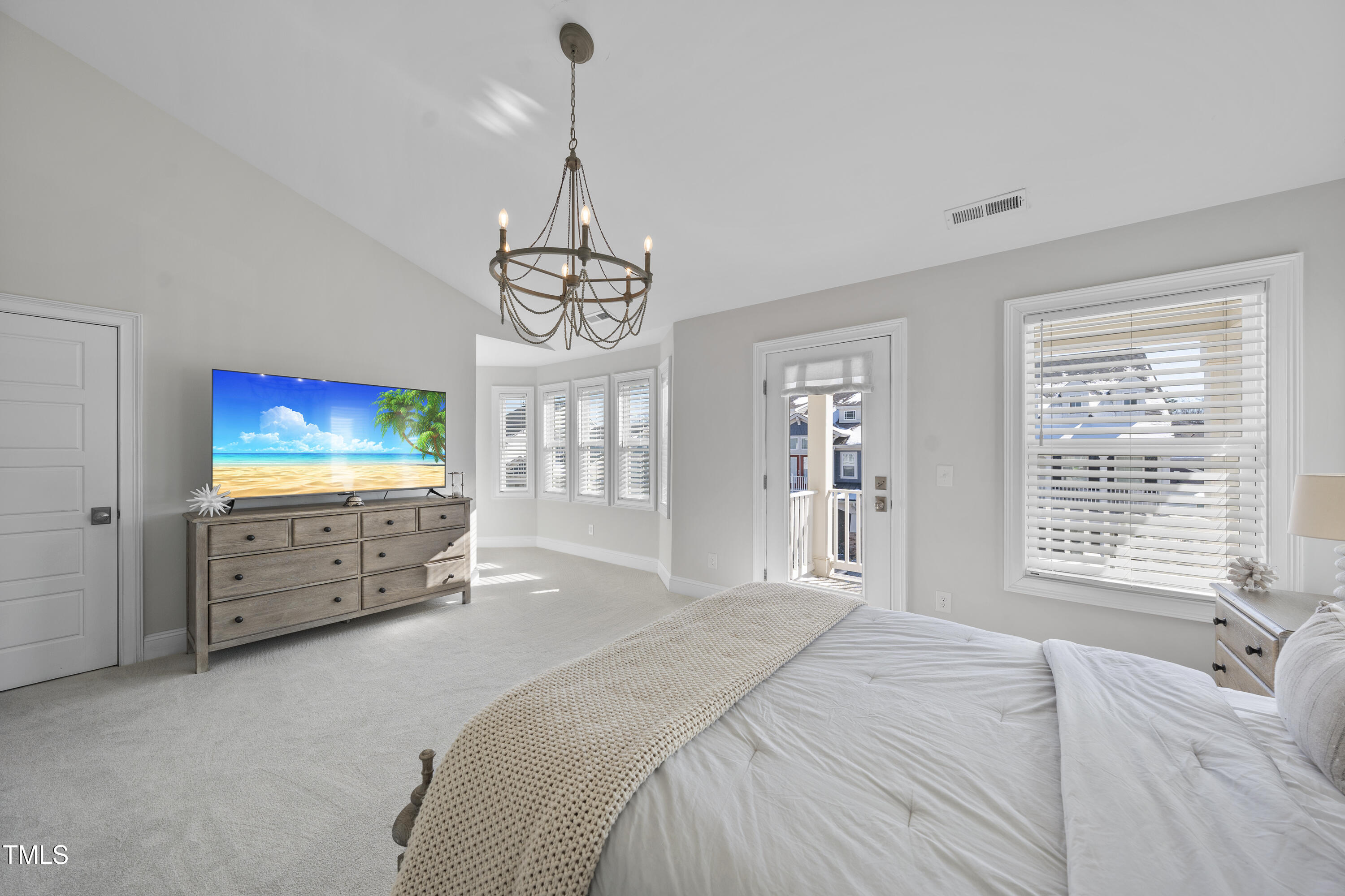 1148 Gloriosa Street