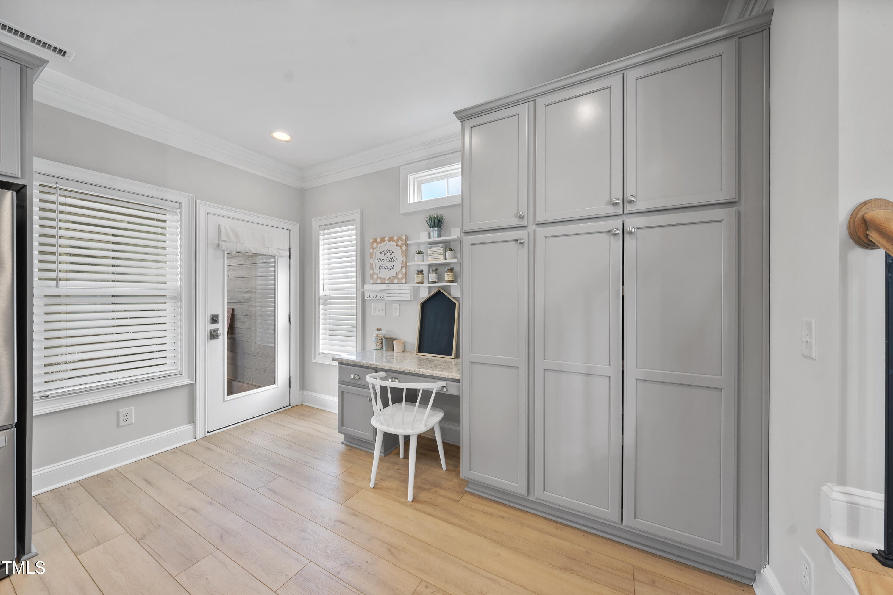 1148 Gloriosa Street