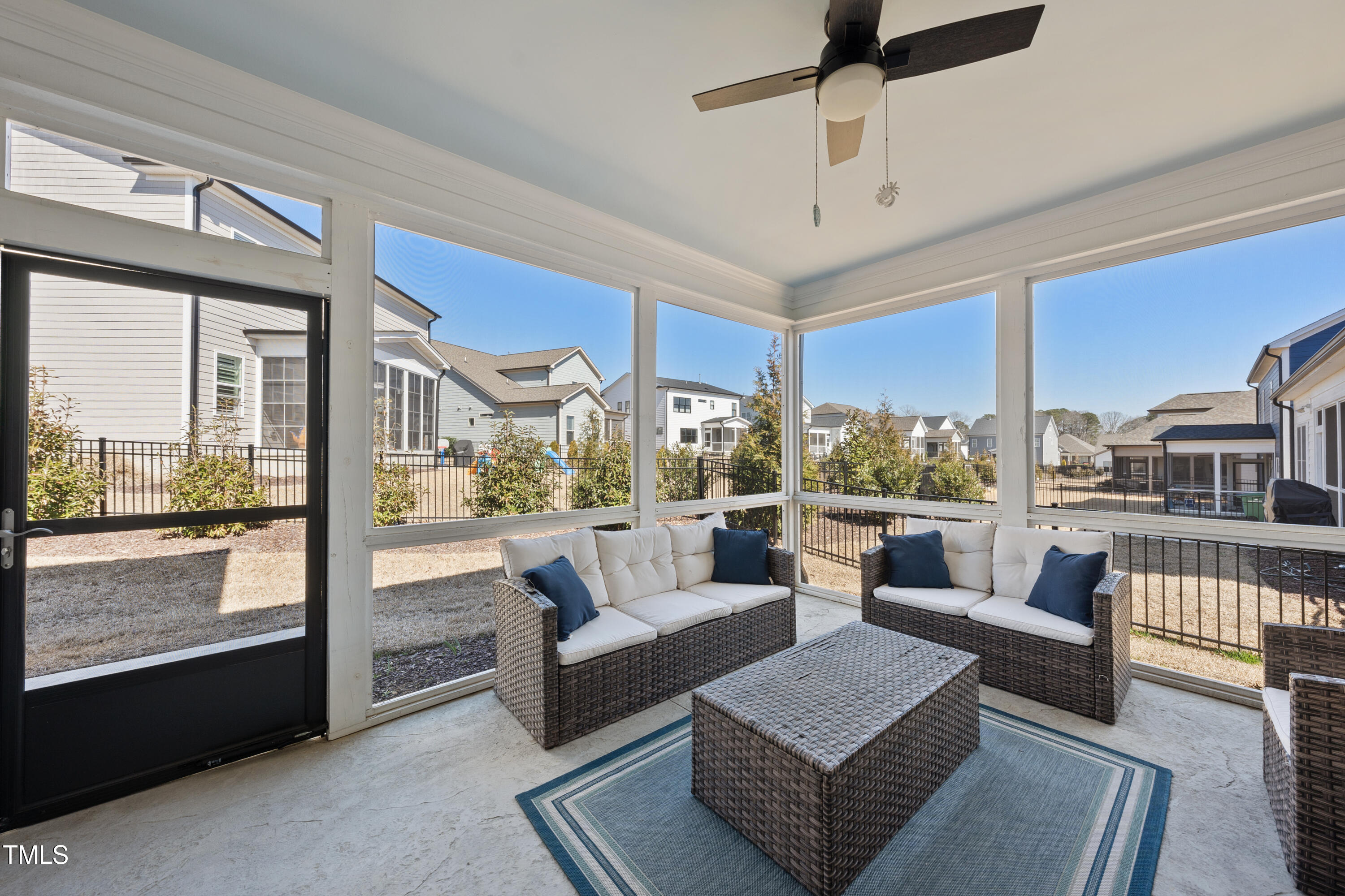 2907 Jakes View Point