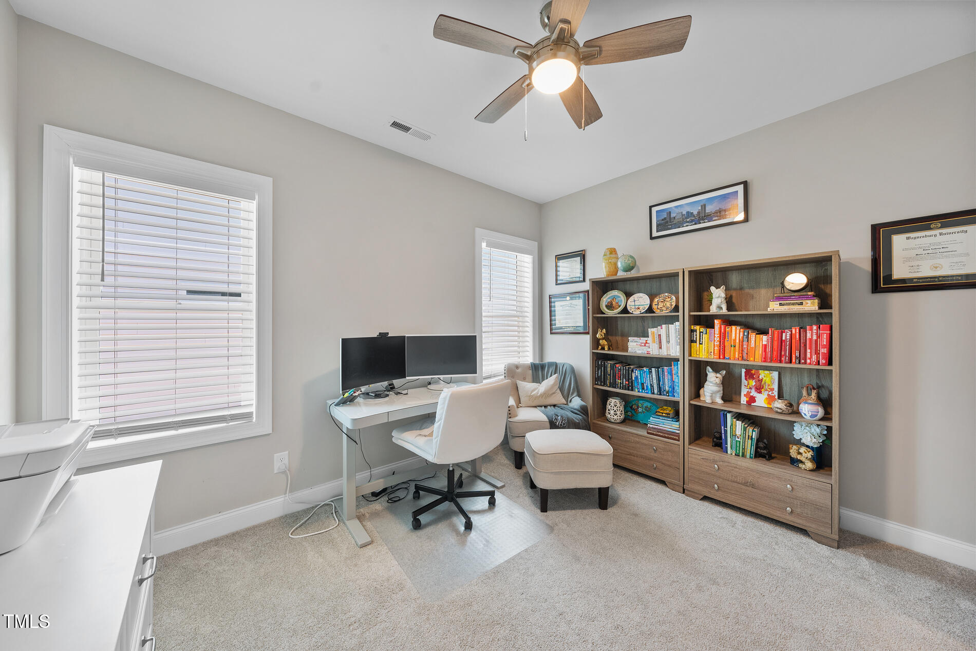 2907 Jakes View Point