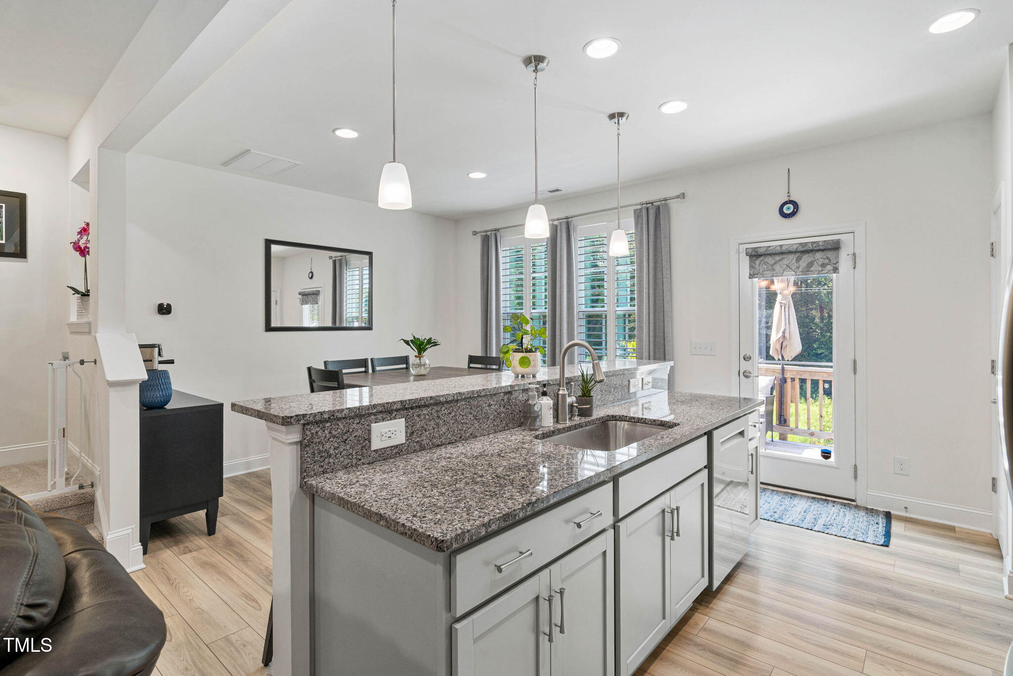 4514 Queen Pierrette Street