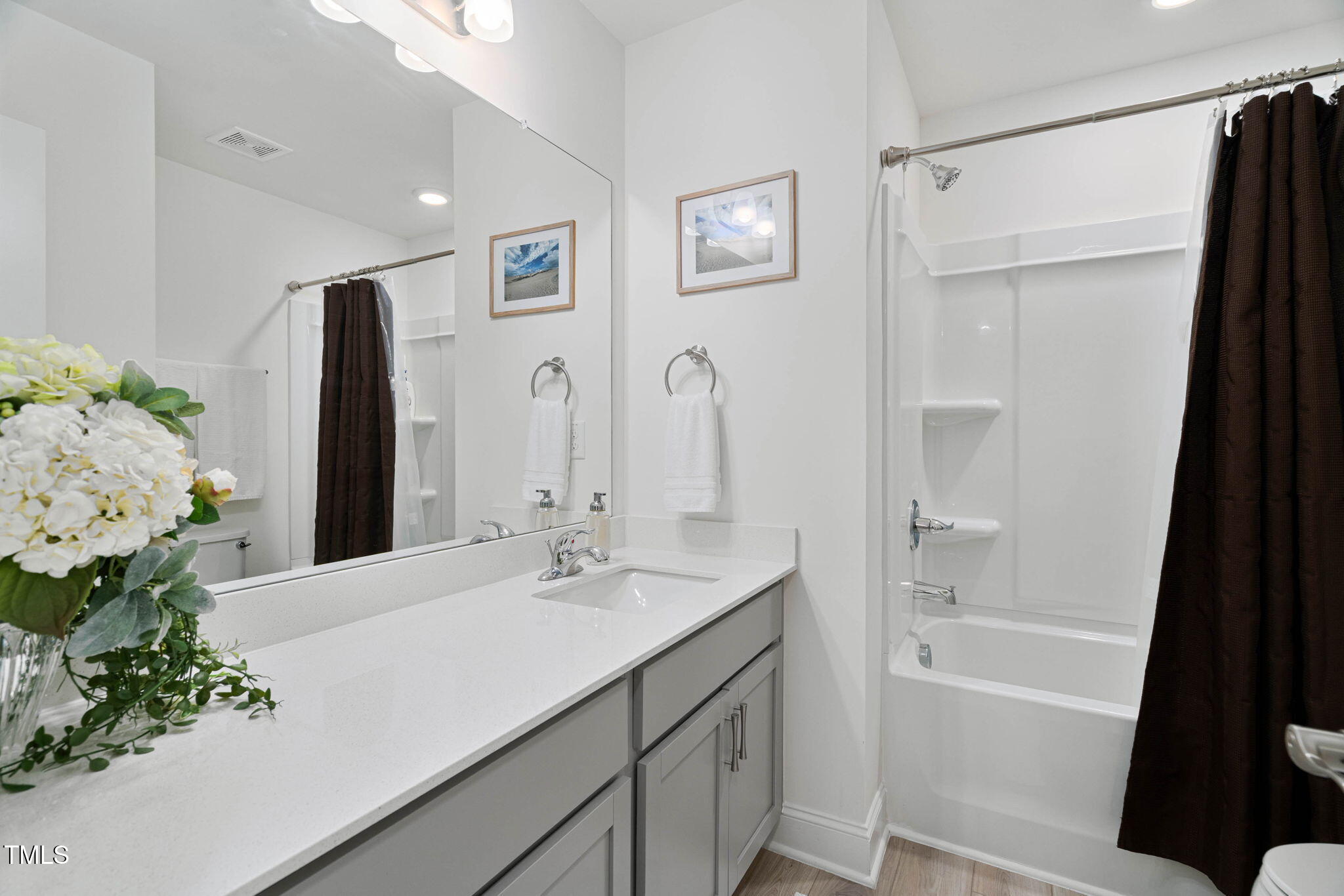 4514 Queen Pierrette Street