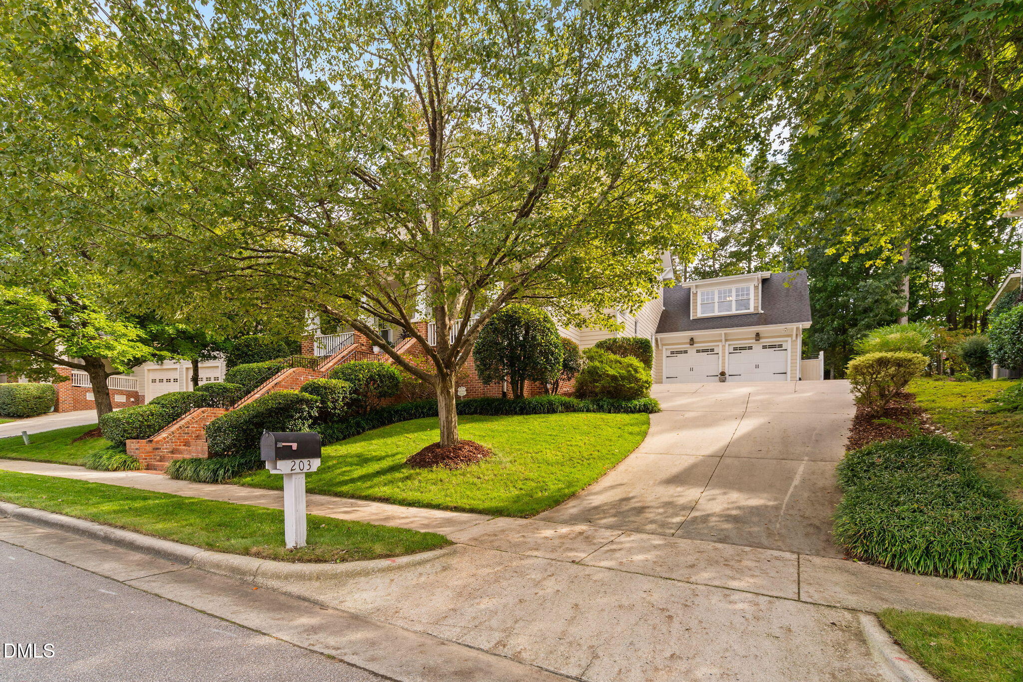 203 Walford Way