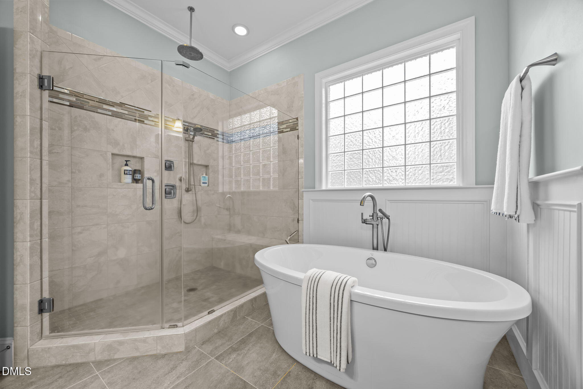 5700 Accipiter Court