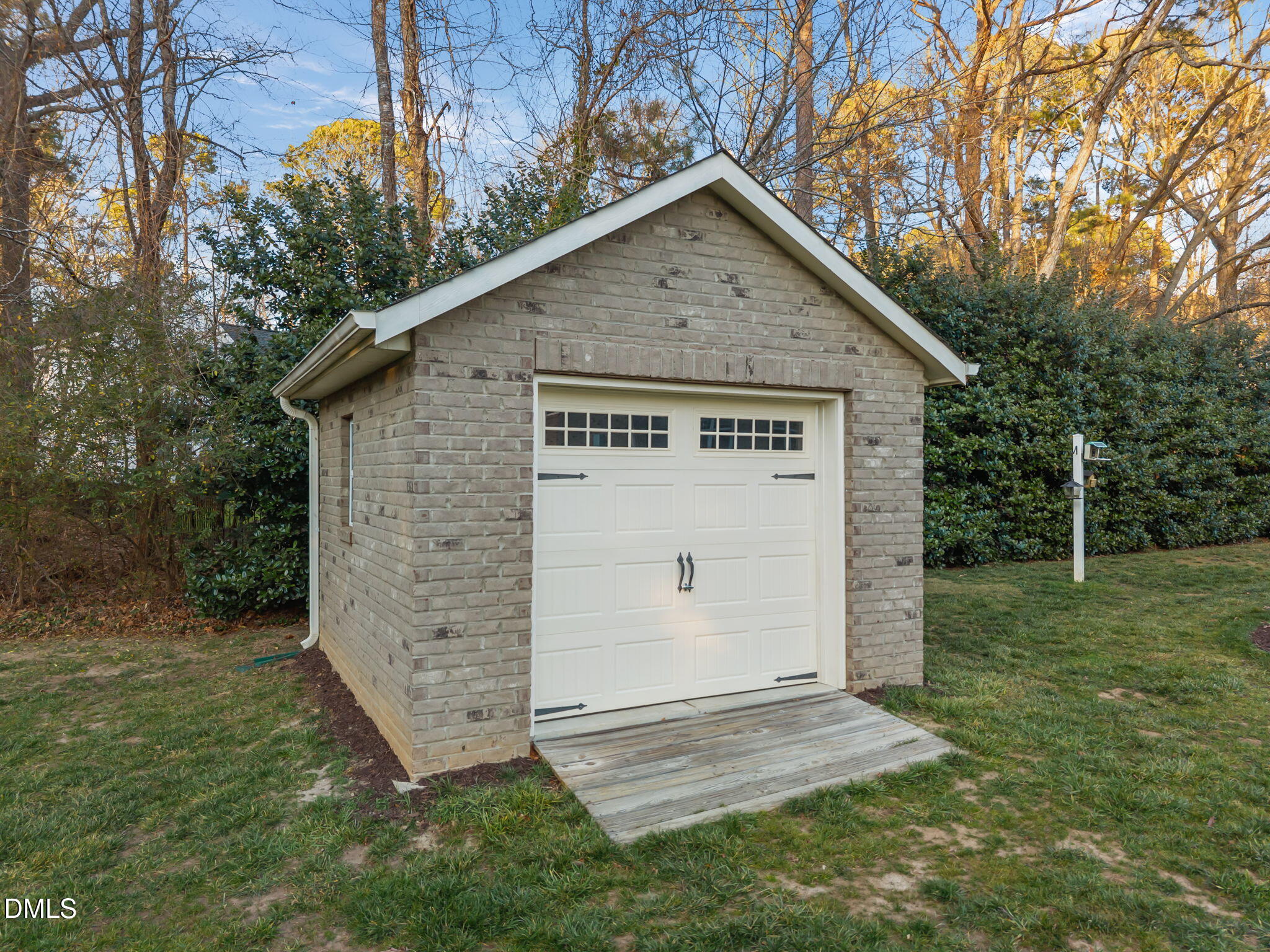 5700 Accipiter Court