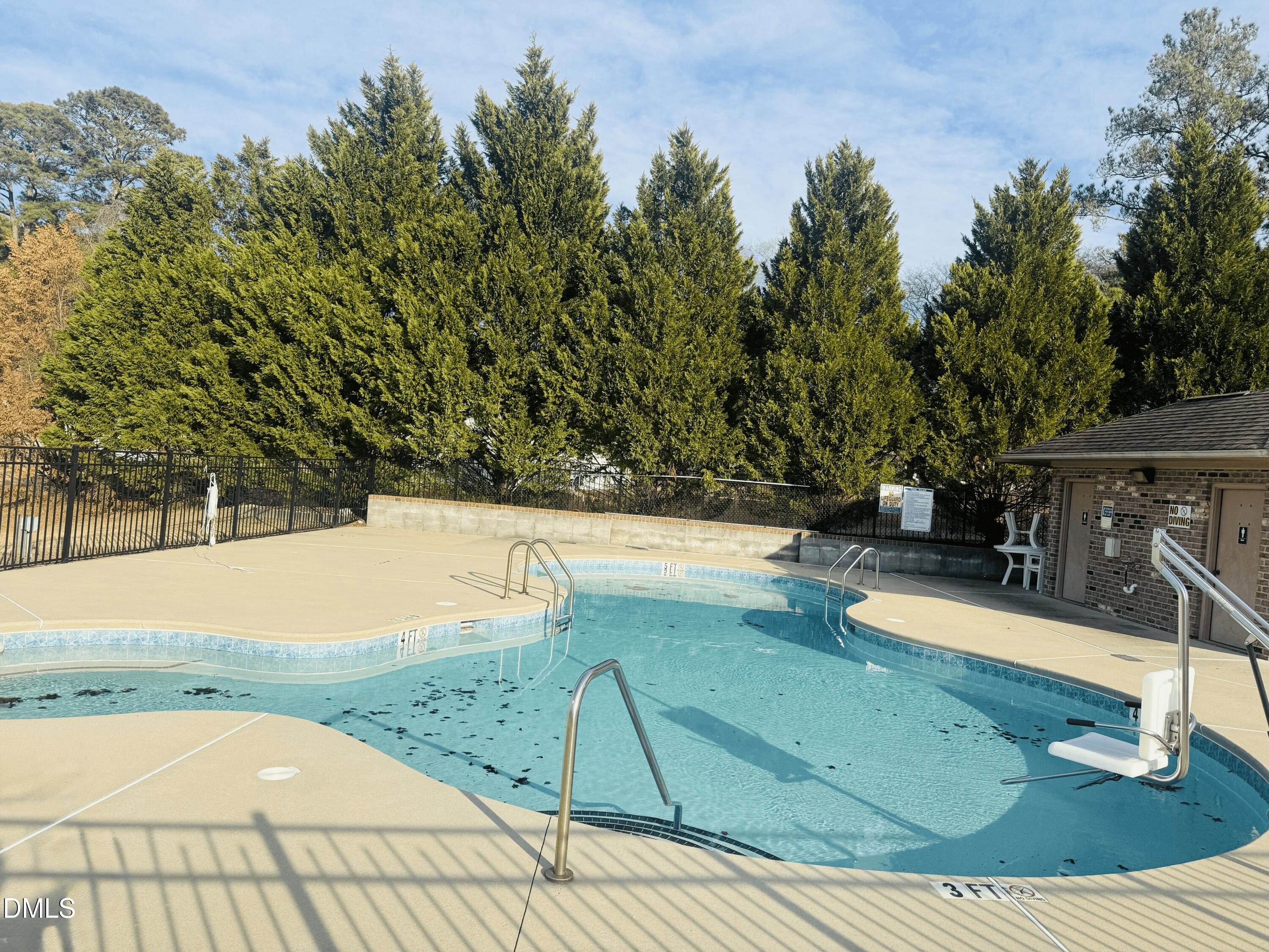 228 Ridgemoore Court