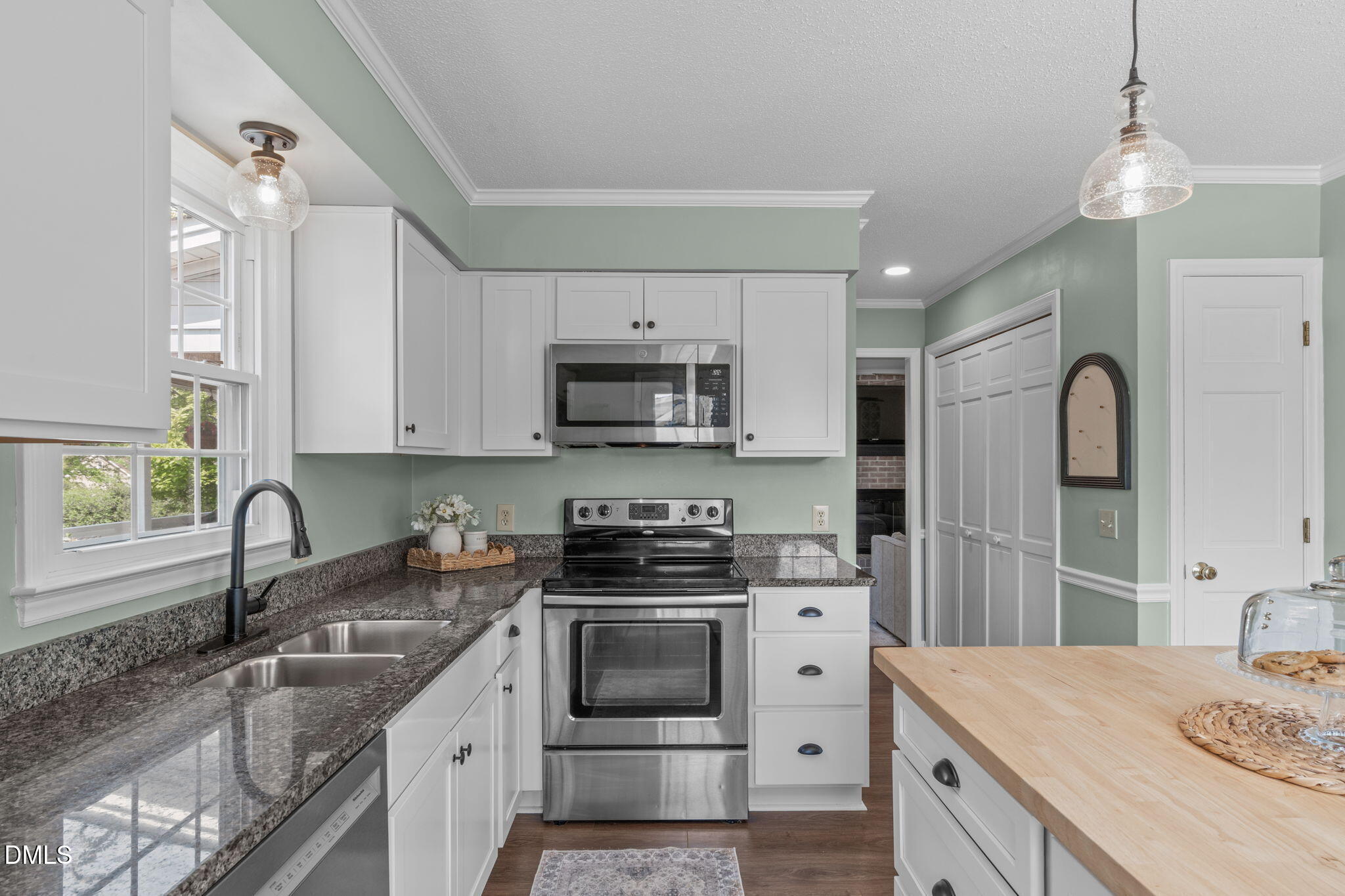 4828 Frankie Road